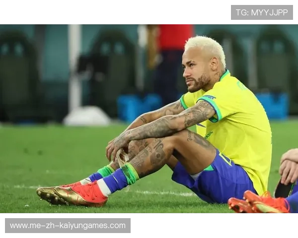 内马尔在机场自掏腰包买早餐给工作人员,暖心行径曝光